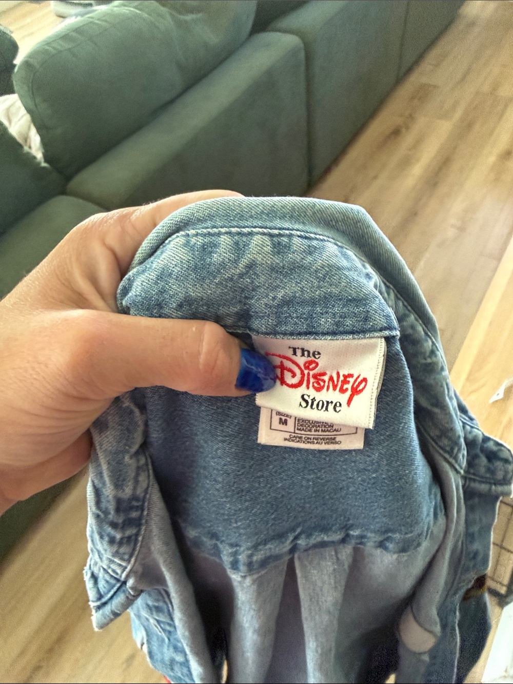 Vintage Disney store button down - Picture 3 of 3